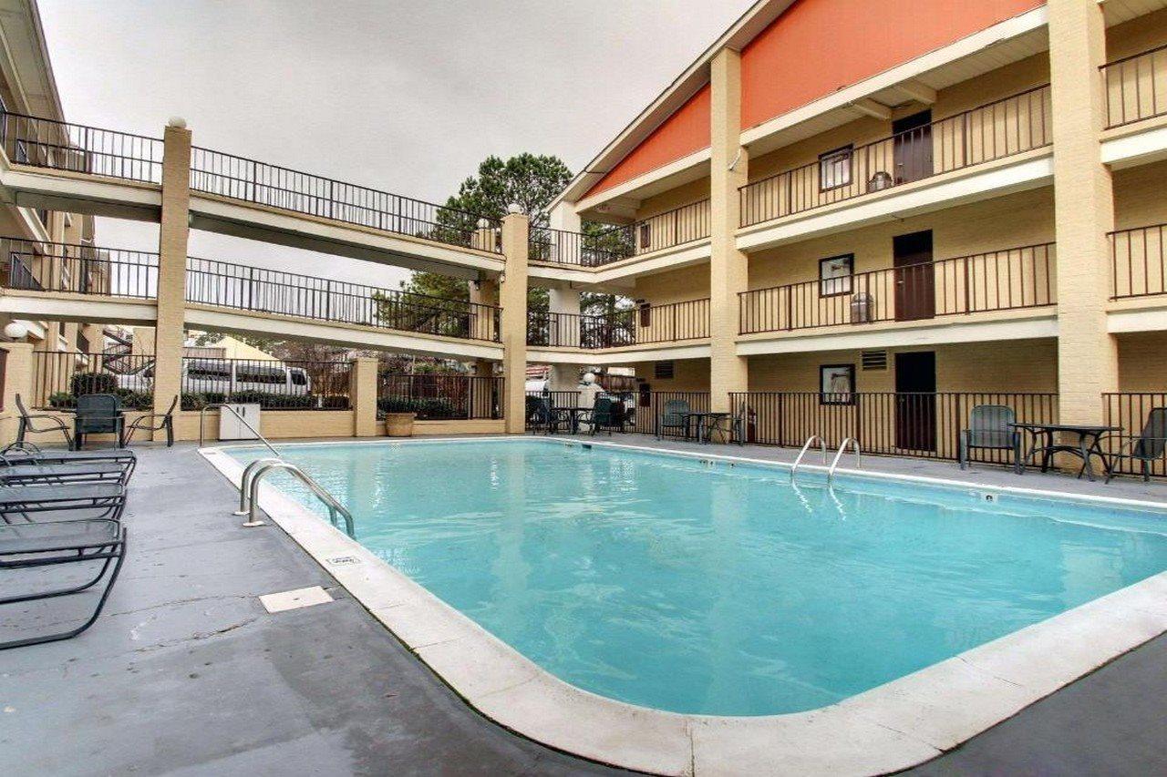 Rodeway Inn North Ridgeland Exterior photo