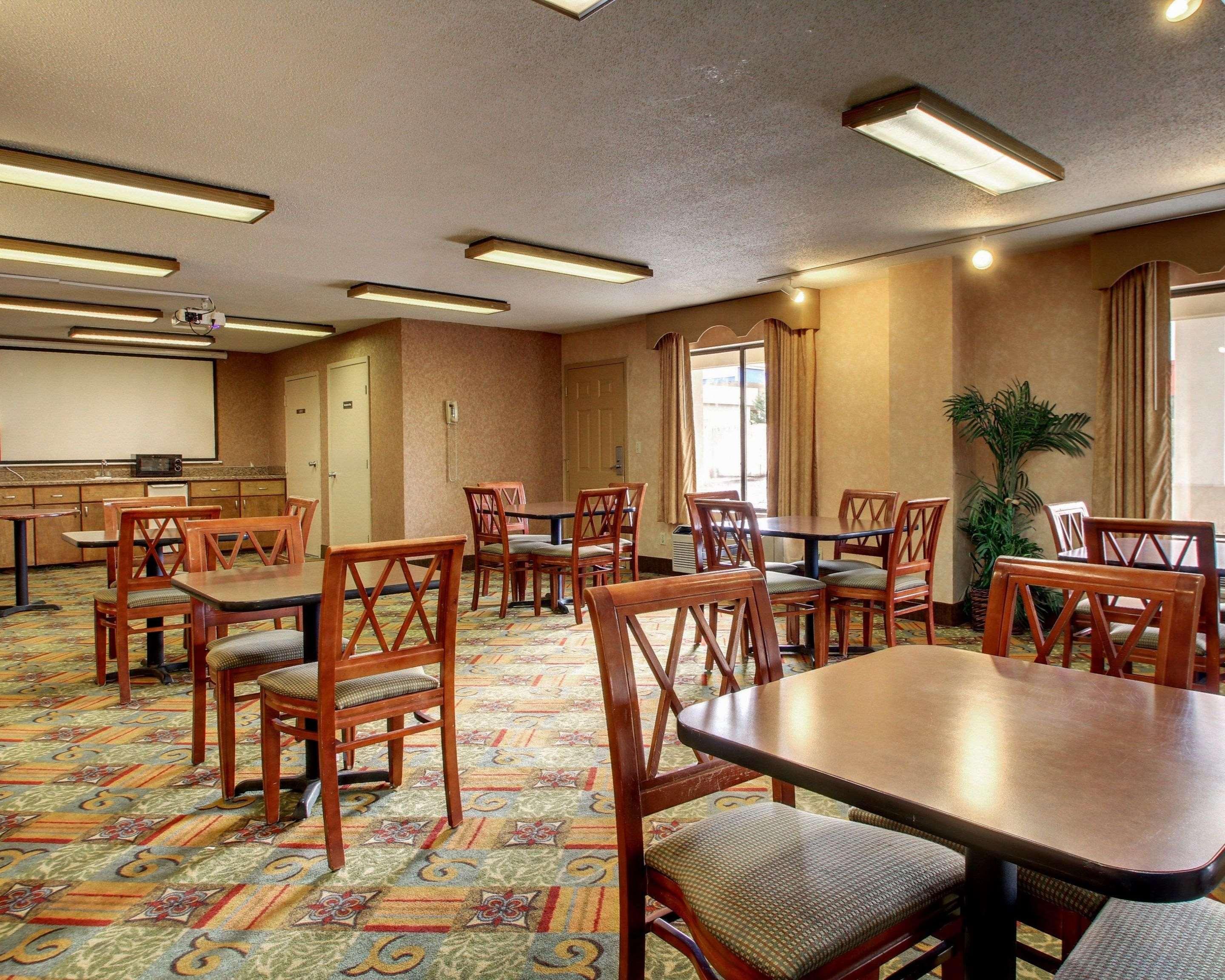 Rodeway Inn North Ridgeland Exterior photo